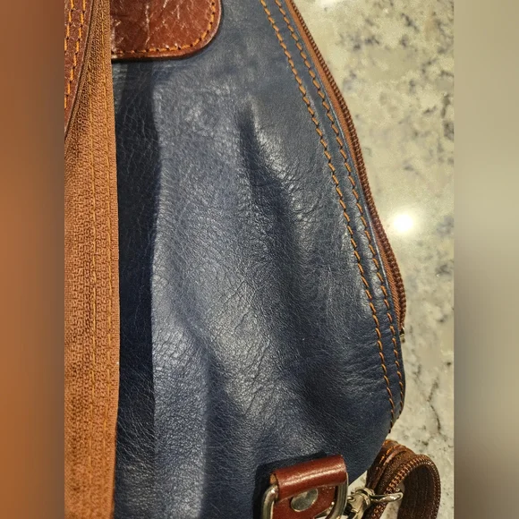 Ladies Small Vera Pelle Navy Blue Leather Backpack Shoulder Bag - Picture 7 of 13